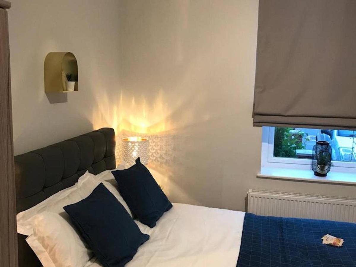Serviced Appartment 1 Helena Редінг Екстер'єр фото
